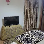 شقه